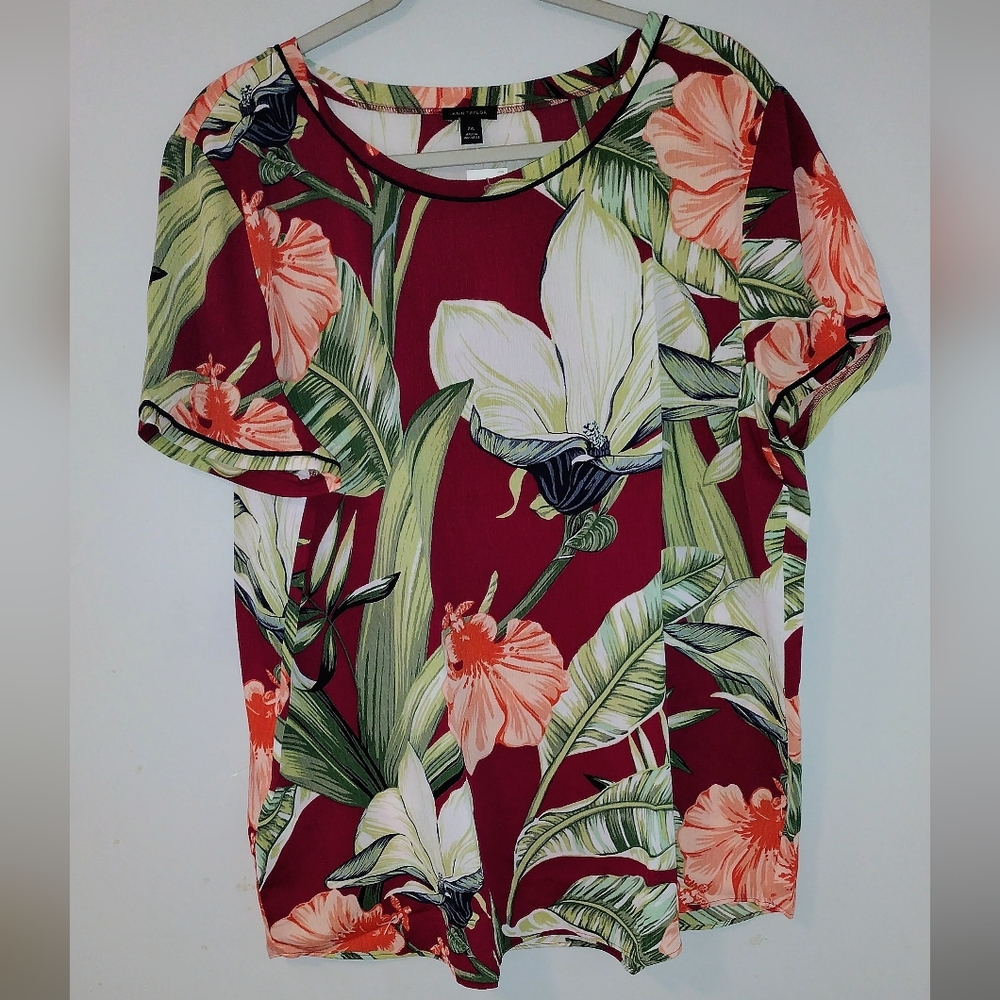 FLORAL PALMS TOP - SIZE 2X... NEW NEW WITH TAGS